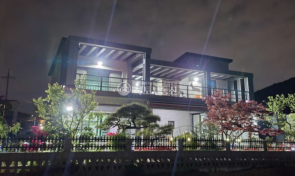 경기 화성만세구 팔탄면 기천리 1동 #화성 팔탄면 기천리 #전원주택 매매#1·2층 완전 분리세대#텃밭·도시가스 매매 매물번호 10597 사진 2
