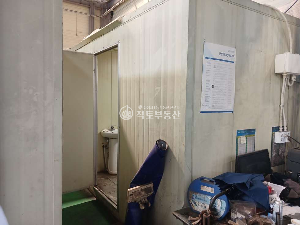경기 화성만세구 남양읍 장덕리 1,2동 [보증금 1억/월 860] 화성IC 인접 대형차 진출입 수월! 호이스트 총 5기(5T·3T·2T) 완비된 층고 11.7m 공장 월세 매물번호 10626 사진 10
