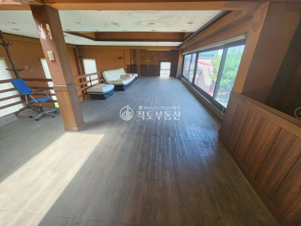 경기 화성만세구 팔탄면 덕천리 1동 #팔탄 동방저수지3 카페자리 매매#대지250평 #감성카페 부지 #건물70평 매매 매물번호 10016 사진 6