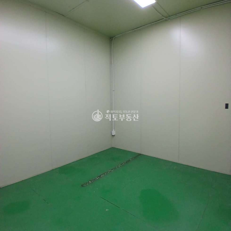 경기 화성만세구 양감면 #대지 8967평 #준클린룸공장매매 #넓은단독마당 #고전력 매매 매물번호 10296 사진 17